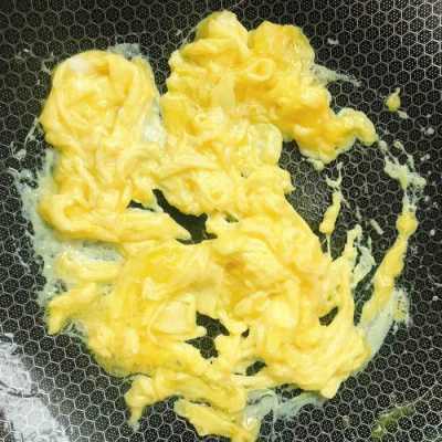 怎么形容炒鸡蛋（怎么形容炒鸡蛋的味道）-图2